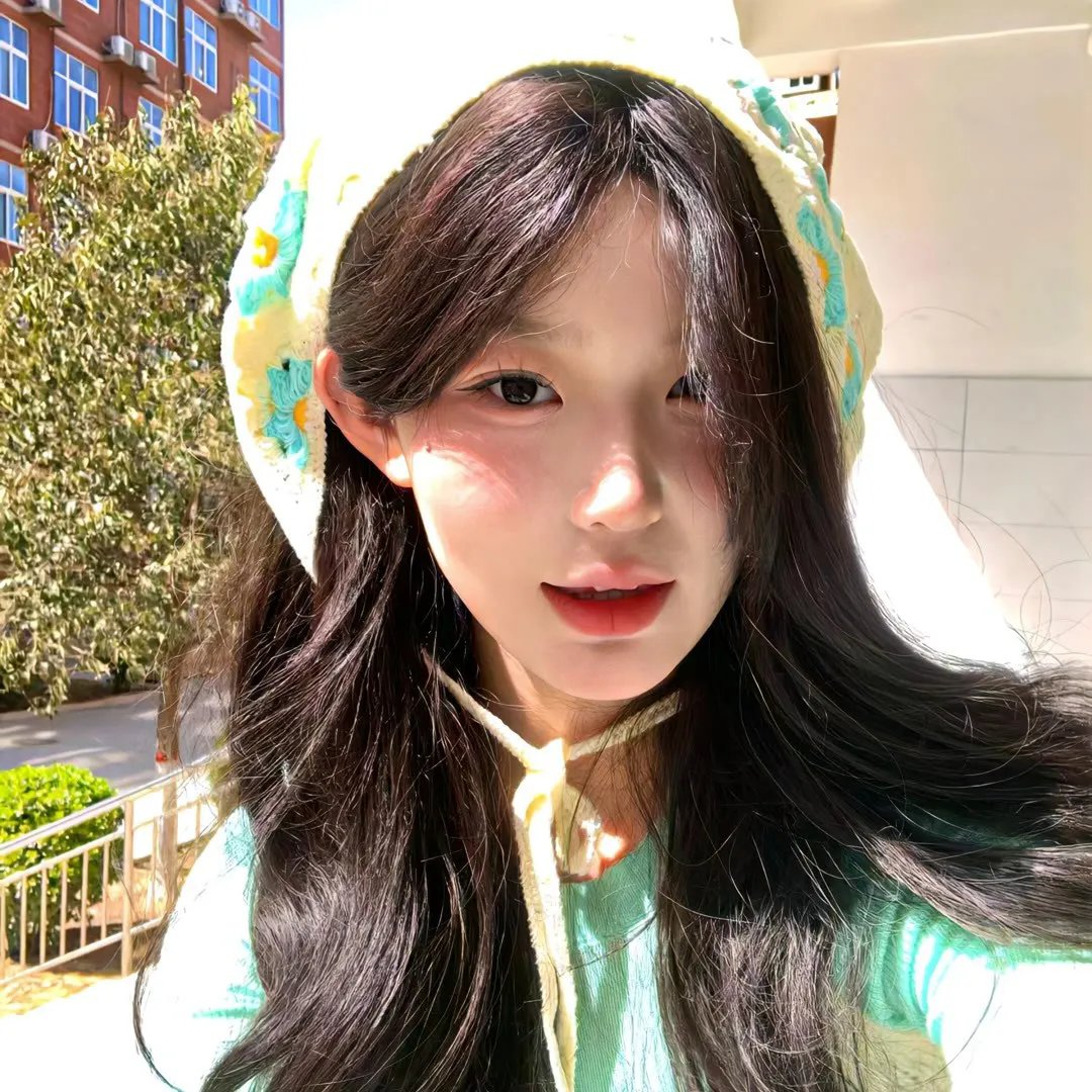 蒙娜丽莎与血月亮